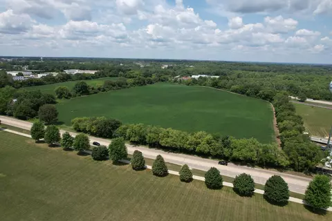 View/Area - 3712 Three Oaks Rd, Cary, IL 60013 photo 3 of 12