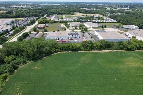 View/Area - 3712 Three Oaks Rd, Cary, IL 60013 photo 9 of 12