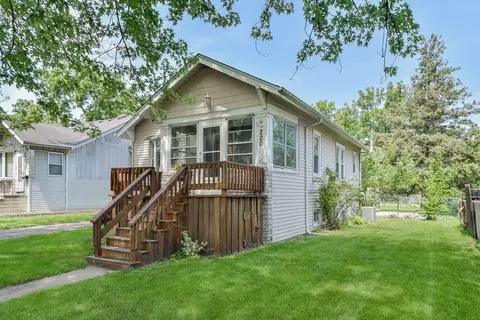 220 W Kenilworth Ave, Villa Park, IL 60181