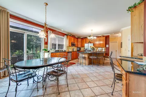 1524 Old Forge Rd, Bartlett, IL 60103 photo 14