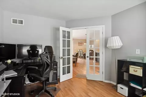 2110 Savannah Rd, Elgin, IL 60123 photo 8