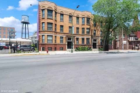 726 W Addison St #G, Chicago, IL 60613