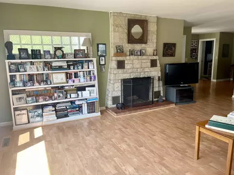 704 Marcy St, Ottawa, IL 61350 photo 8