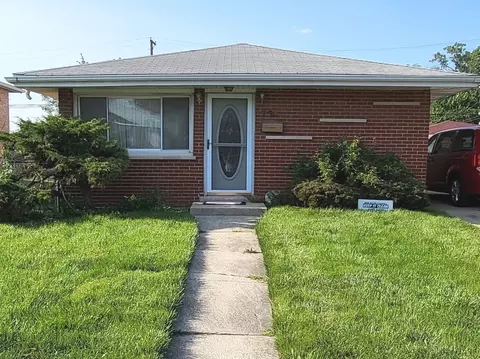728 E 153rd St, Phoenix, IL 60426
