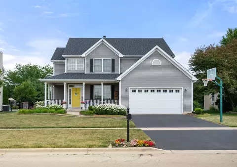 513 Heron Creek Dr, Sycamore, IL 60178