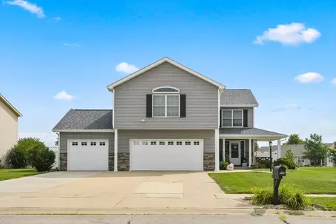 406 N Whitehead St, Tolono, IL 61880