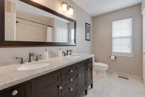 5740 Providence Dr, Hoffman Estates, IL 60192 photo 25