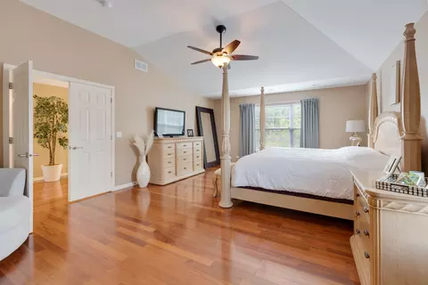 5740 Providence Dr, Hoffman Estates, IL 60192 photo 17