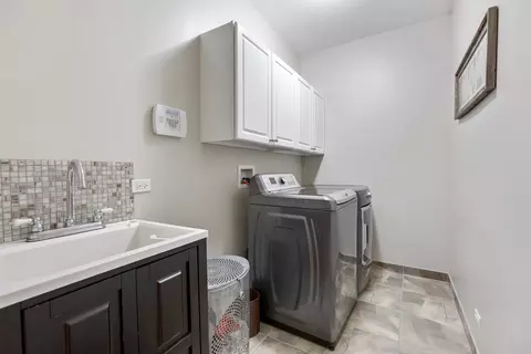 5740 Providence Dr, Hoffman Estates, IL 60192 photo 14