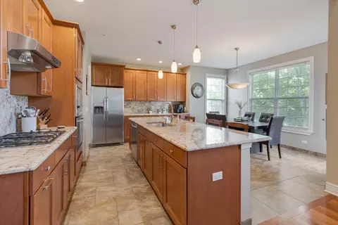 5740 Providence Dr, Hoffman Estates, IL 60192 photo 6