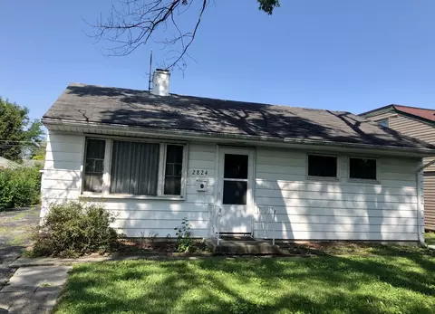 2824 S 11th Ave, Broadview, IL 60155