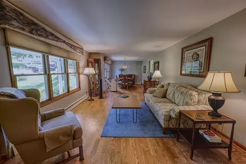 100 Valley Dr, Oakwood Hills, IL 60013 photo 3