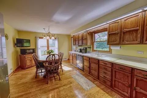 100 Valley Dr, Oakwood Hills, IL 60013 photo 5