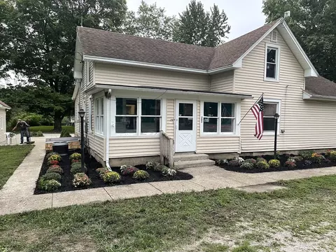203 E Lincoln Ave, Iroquois, IL 60945