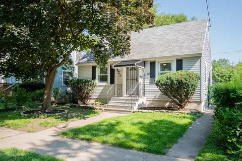 533 E 147th Pl, Harvey, IL 60426