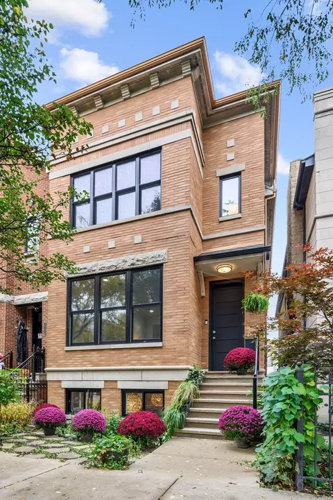 2707 N Paulina St, Chicago, IL 60614