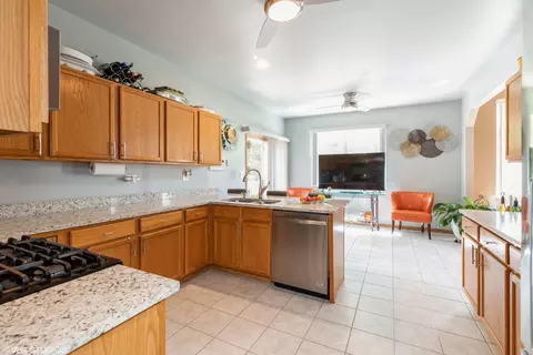 5525 Christopher Dr, Oak Forest, IL 60452 photo 4