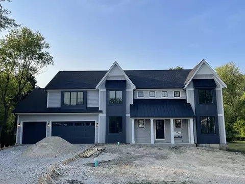844 W Hillside St, Palatine, IL 60067