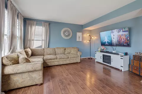 Undisclosed, Pingree Grove, IL 60140 photo 6
