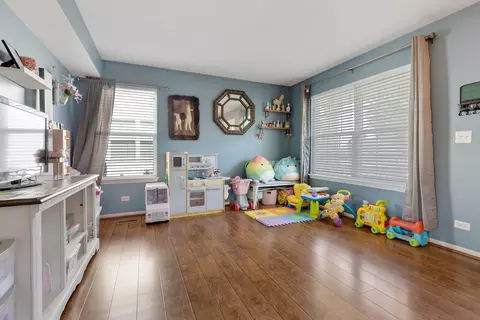 Undisclosed, Pingree Grove, IL 60140 photo 4
