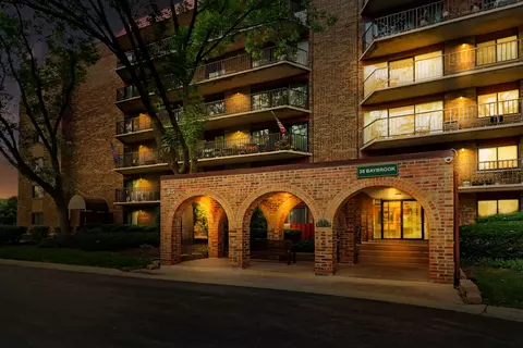 35 S Baybrook Dr #214, Palatine, IL 60074