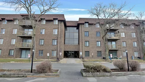 840 Elder Rd #A109, Homewood, IL 60430