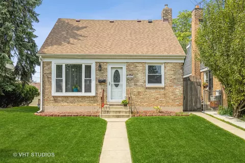 704 Portsmouth Ave, Westchester, IL 60154