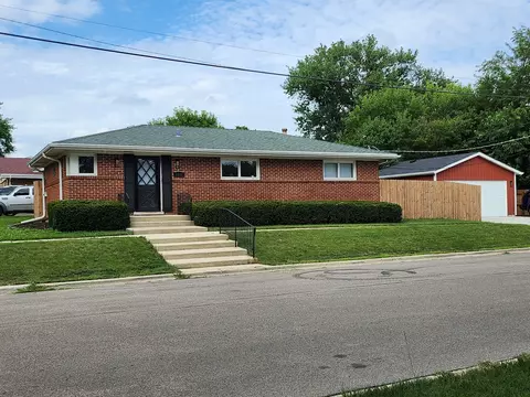 1033 S Oak St, West Chicago, IL 60185