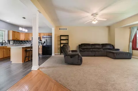 2211 Case Dr, Bloomington, IL 61701 photo 10