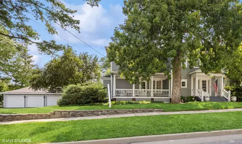 353 S Quentin Rd, Palatine, IL 60067