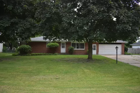 238 Alfred Dr, Sycamore, IL 60178