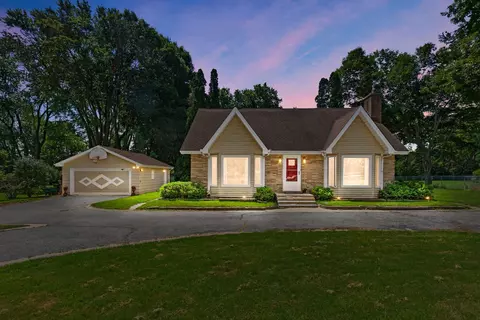 7009 Meadow Lane Rd, Long Grove, IL 60060