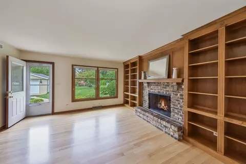 1106 Irving Ave, Wheaton, IL 60187 photo 3
