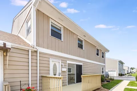 7682 159th Pl #37, Tinley Park, IL 60477