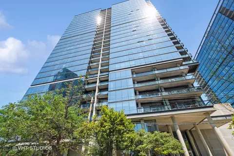860 W Blackhawk St #1005, Chicago, IL 60642