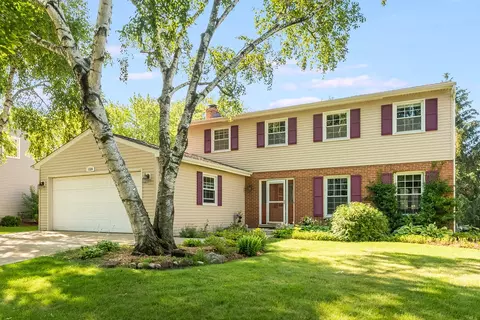 1334 Chestnut Ridge Dr, Naperville, IL 60540