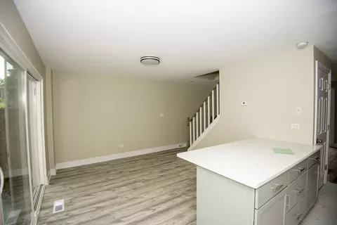 8852 Robin Dr #B, Des Plaines, IL 60016 photo 4