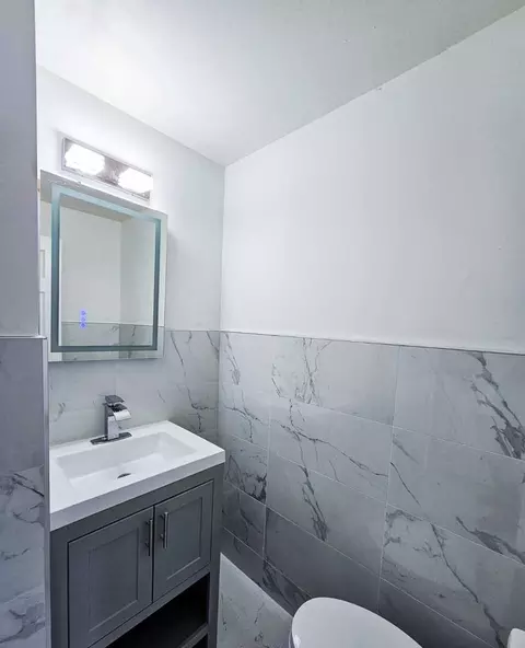 8852 Robin Dr #B, Des Plaines, IL 60016 photo 13