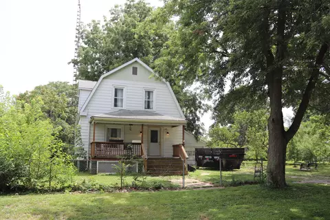 414 N George St, Clinton, IL 61727