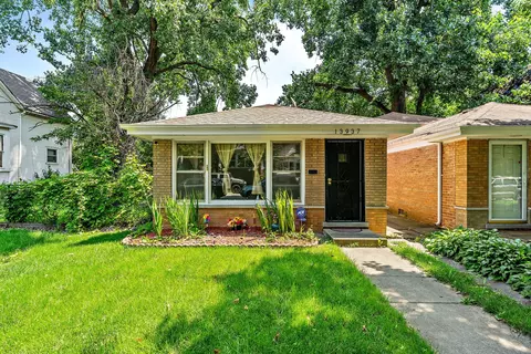 13937 S Atlantic Ave, Riverdale, IL 60827