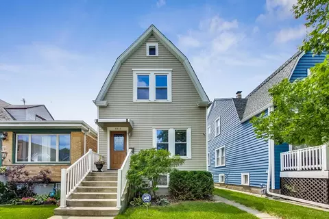 4715 W Waveland Ave, Chicago, IL 60641