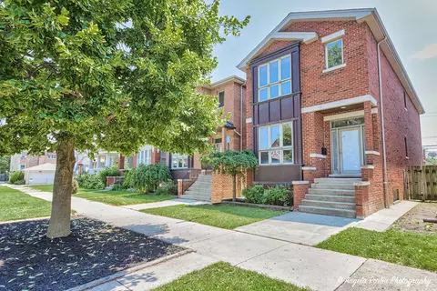 5627 W Eastwood Ave, Chicago, IL 60630