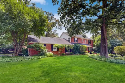 725 Fox Hunt Trl, Deerfield, IL 60015