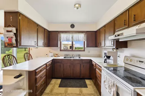 2220 E Indiana Ave, Beecher, IL 60401 photo 12