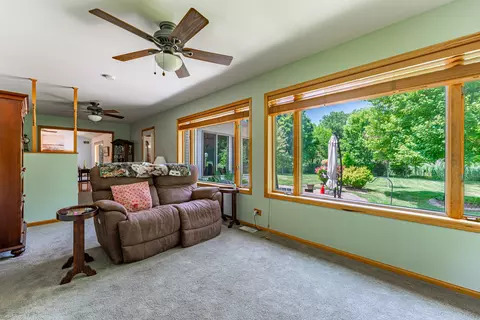932 Willow Ln, Sleepy Hollow, IL 60118 photo 9