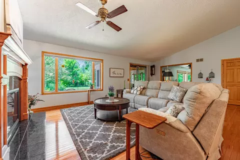 932 Willow Ln, Sleepy Hollow, IL 60118 photo 3