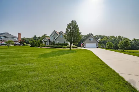 12212 Mitchell Dr, Plano, IL 60545 photo 75