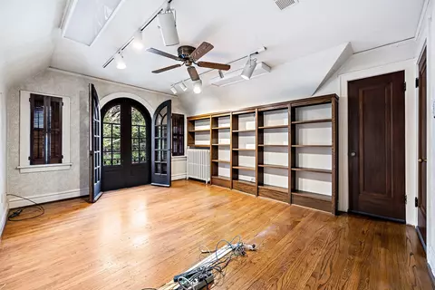 634 Howard St, Wheaton, IL 60187 photo 9