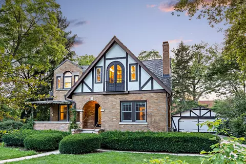 634 Howard St, Wheaton, IL 60187 photo 2