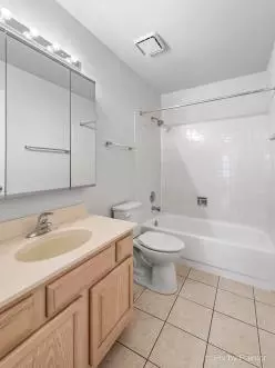 508 Ridgewood Dr, Cary, IL 60013 photo 17